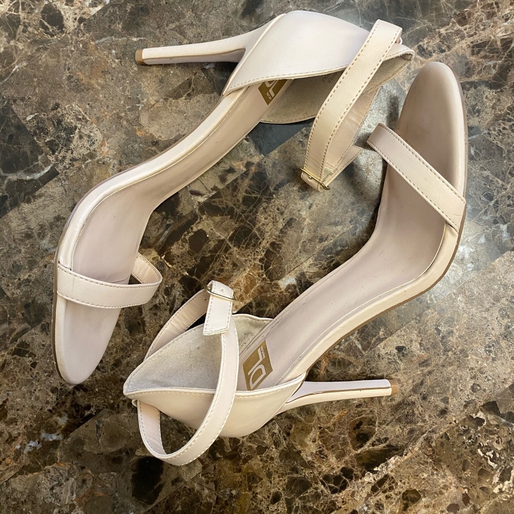 Nude heels!